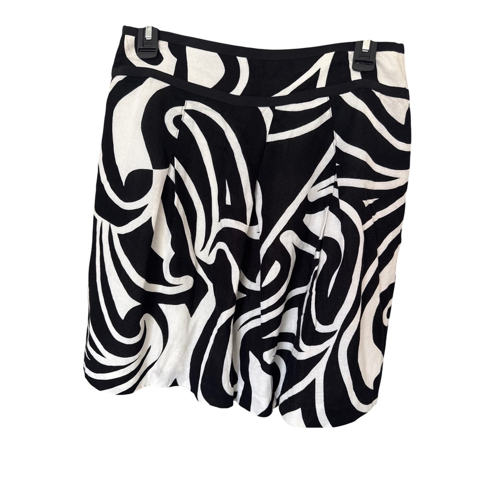 Ann Taylor Skirt‎ Size 6 Abstract Black and White Floral Pattern